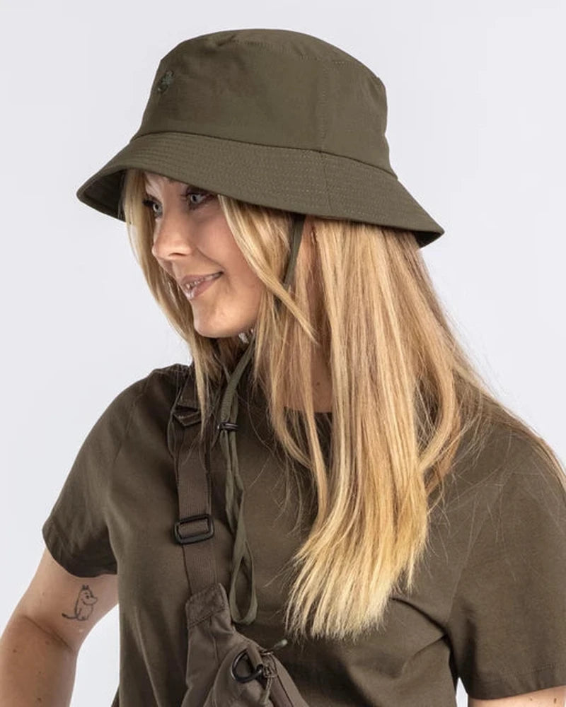 Mörkgrön InsectSafe solhatt med stickat emblem, profilvy