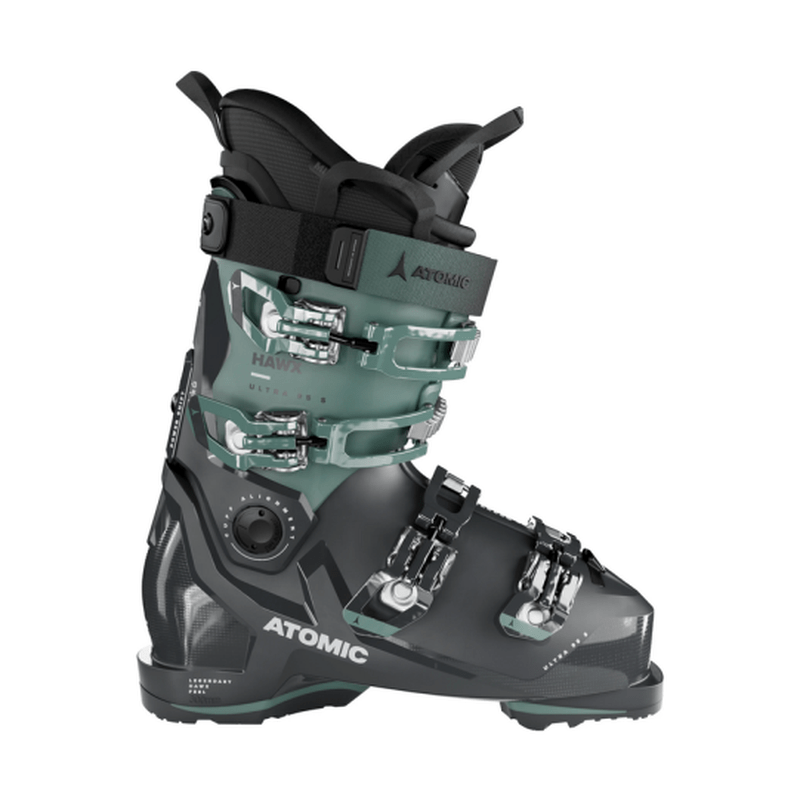 Framsida Atomic Hawx Ultra 95 S W GW alpinpjäxa med tre metallspännen och varprem