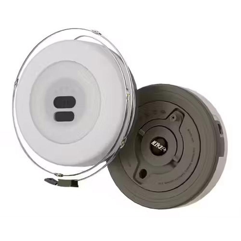 Campinglampa med metallhänget för enkel upphängning i tält