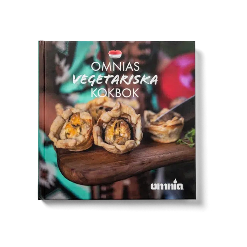 Omnias Vegetariska Kokbok hardcover framsida mot vit bakgrund