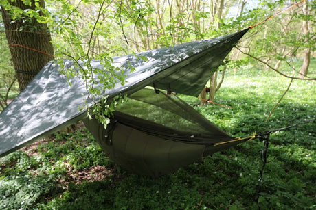Snug diagonal tarp
