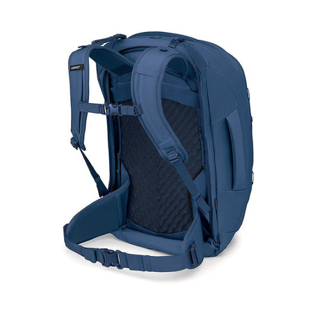 Bakre vy av Osprey Farpoint 55 reseryggsäck med polstade axelremmar och midjebälte